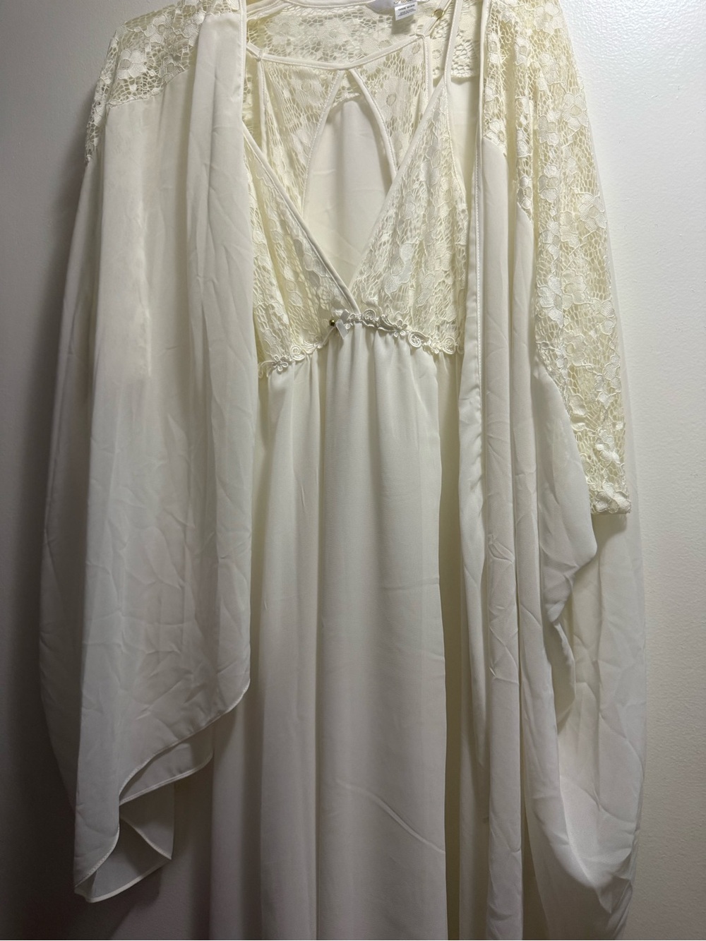 Ivory Lace-Trim Long Slip Nightgown with matching robe - Picture 7 of 10